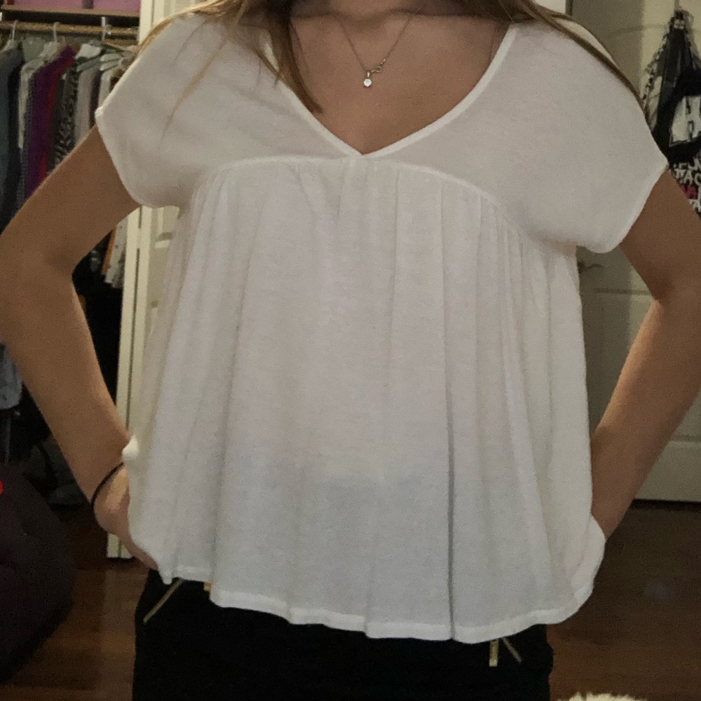 classy loose white high-quality top!💫